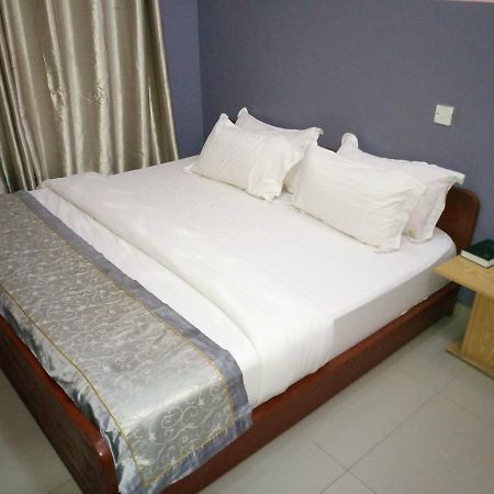 Glorious Hotel & Suites Ikotun Ngoại thất bức ảnh
