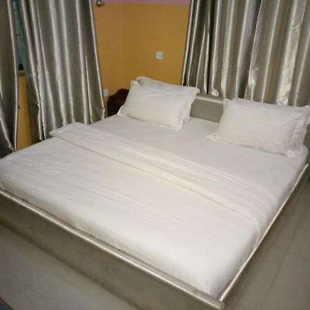 Glorious Hotel & Suites Ikotun Ngoại thất bức ảnh