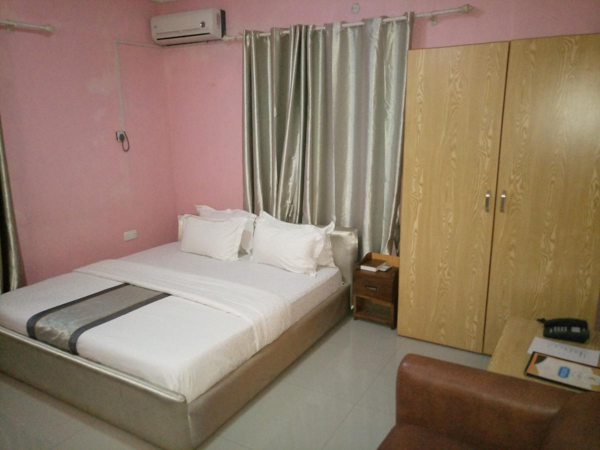 Glorious Hotel & Suites Ikotun Ngoại thất bức ảnh