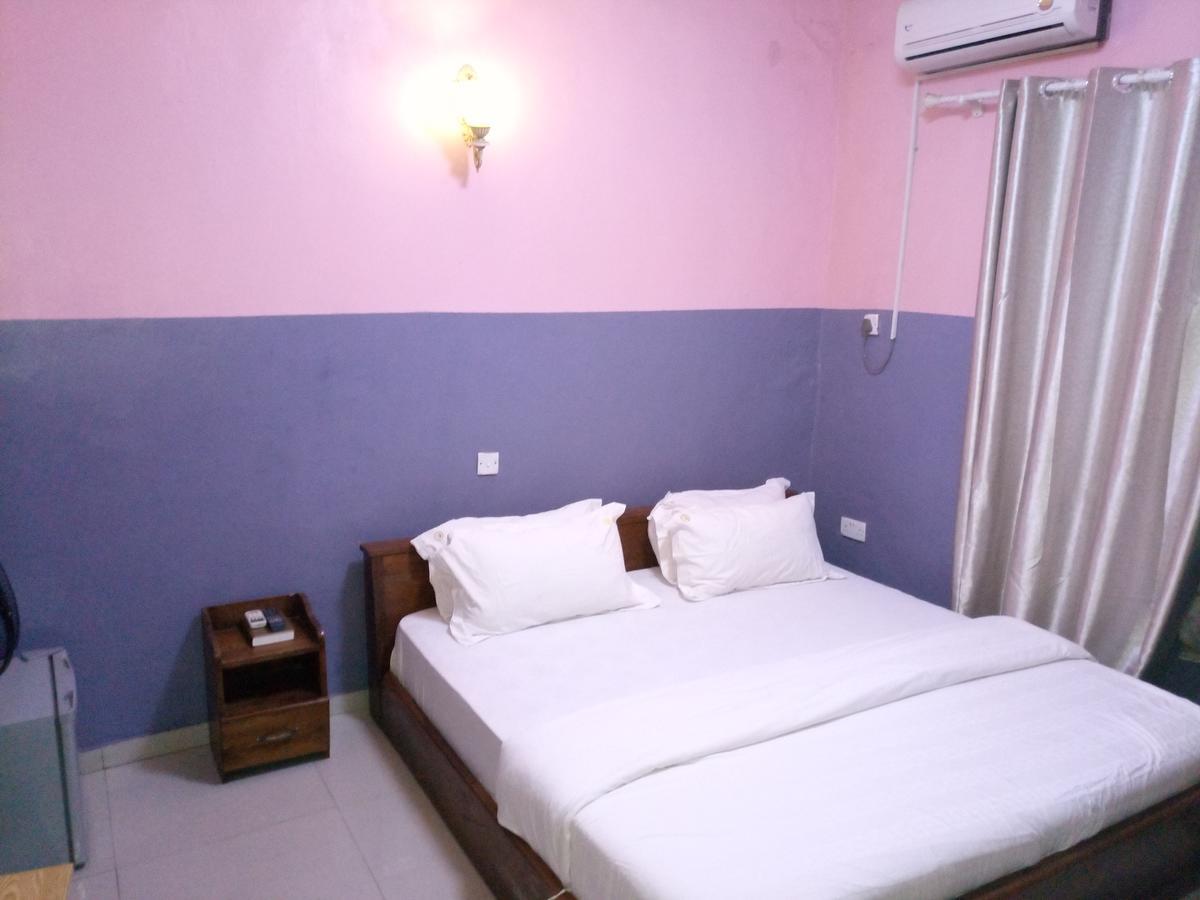 Glorious Hotel & Suites Ikotun Ngoại thất bức ảnh