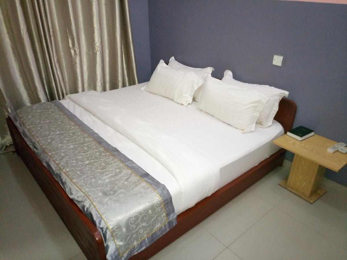 Glorious Hotel & Suites Ikotun Ngoại thất bức ảnh