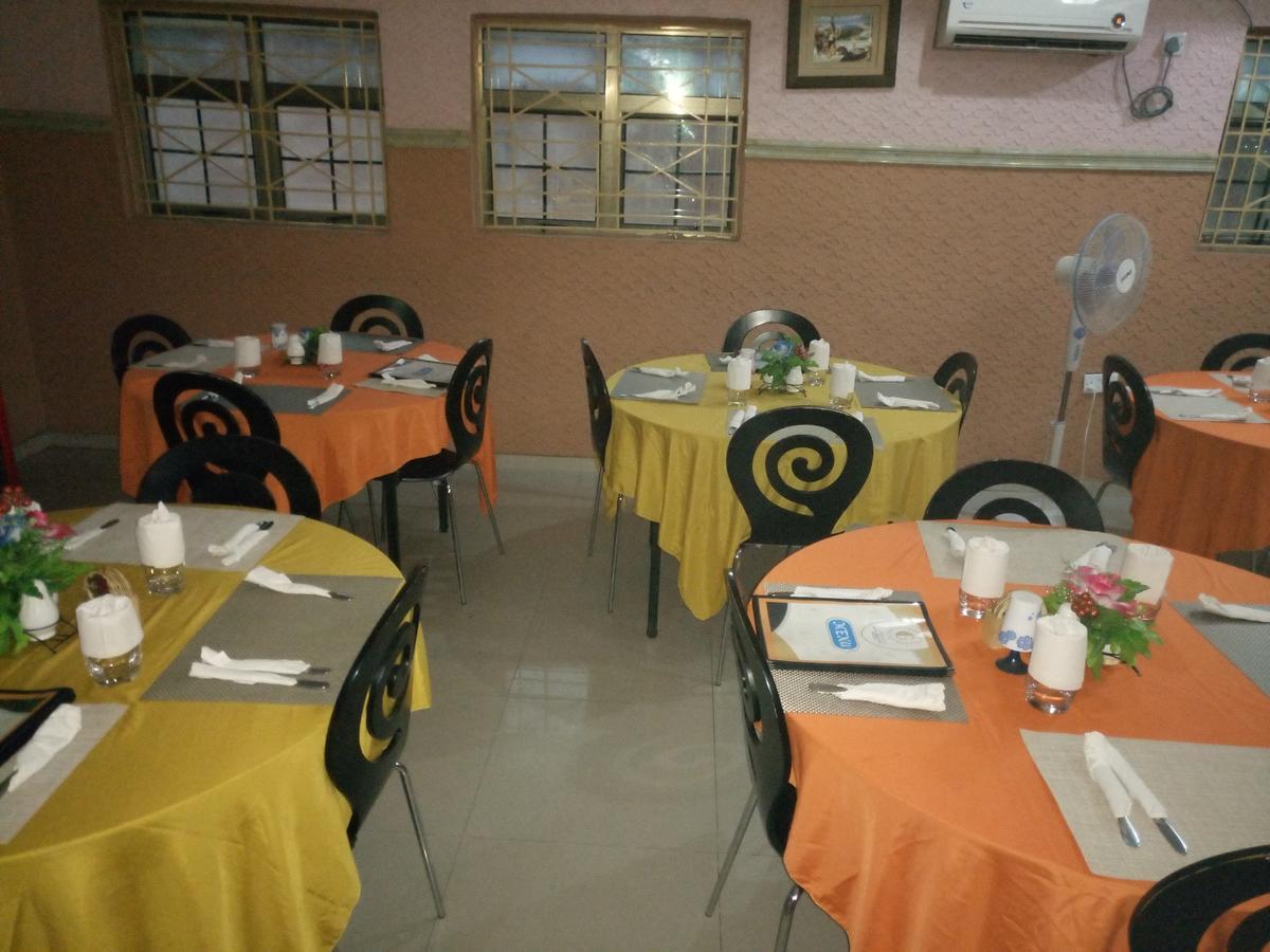 Glorious Hotel & Suites Ikotun Ngoại thất bức ảnh