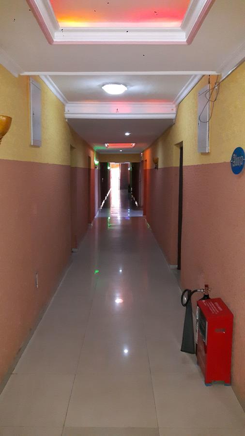 Glorious Hotel & Suites Ikotun Ngoại thất bức ảnh